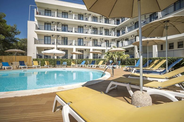 Hotel Ticho`s Club