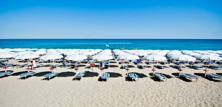 Hotel Ticho`s Club