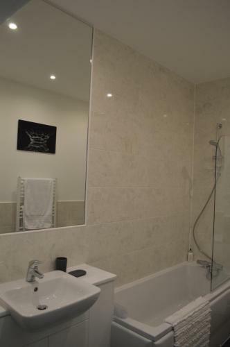 Apartment 27 & 39 Hedgefield House