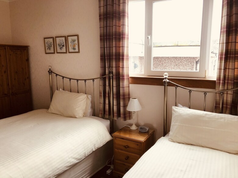 Hostal Abermar Guest House