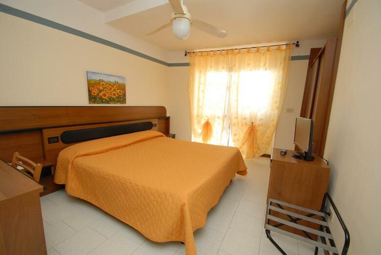 Hotel Baia Del Sorriso