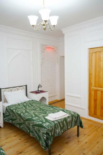 Hostal B-house