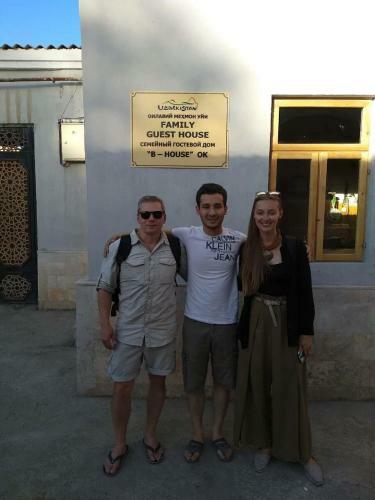 Hostal B-house
