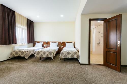 Hotel Makon Complex