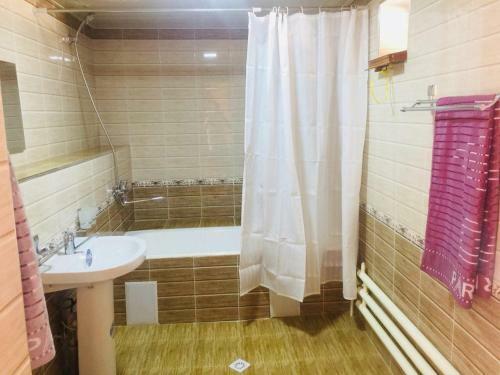 Bed & Breakfast Hotel Shahram Plus SH