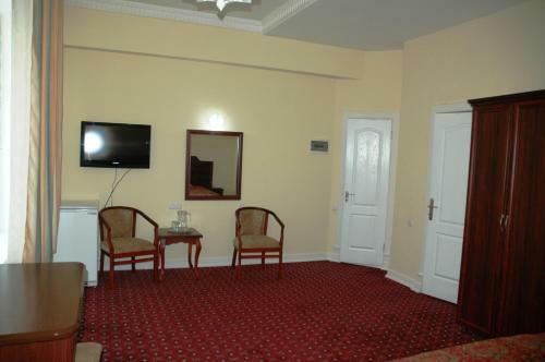 Grand Silk Road Hotel