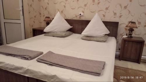 Hostal Faride Guest House