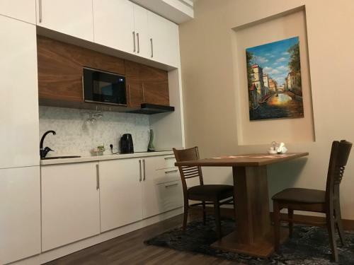 Green City Apartment