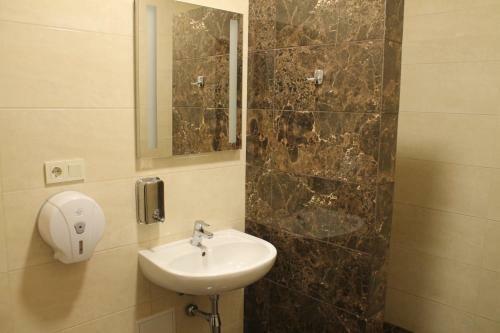 Bed & Breakfast Non-stop Economy Hotel