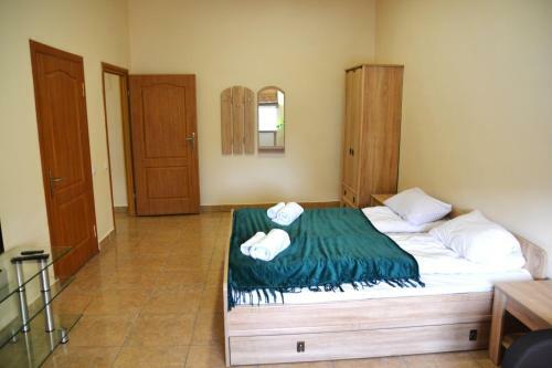 Coin Apartments & Hostel