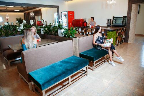 Coin Apartments & Hostel