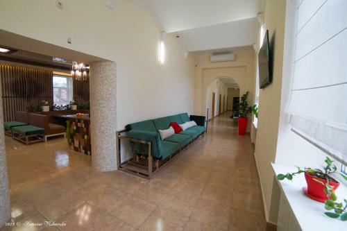 Coin Apartments & Hostel