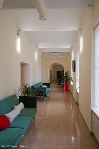 Coin Apartments & Hostel