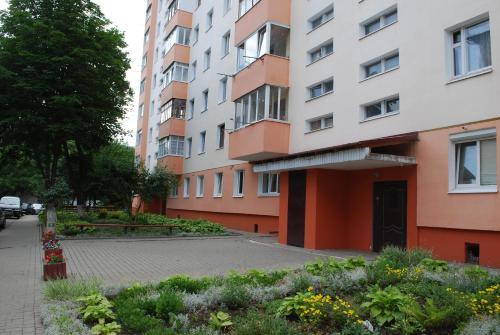 Room In Three Bedroom Flat