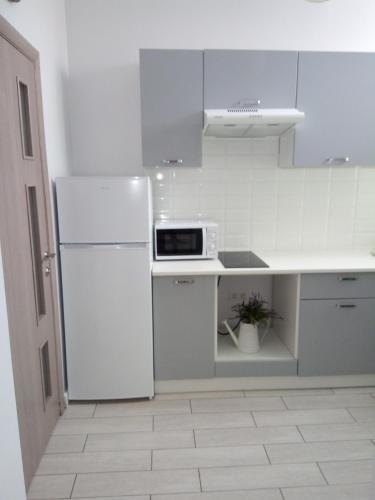 Apartment On 28-ho Chervnya Street