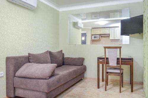 New! Two-room Apartment With A Hall And Balcony In Center