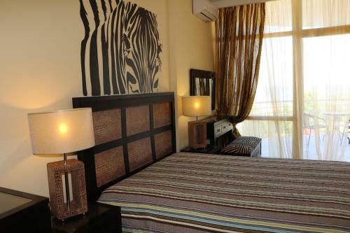 Beach Apartment Zebra