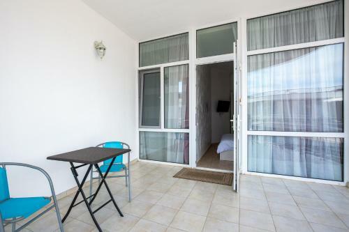 Apartament First Line