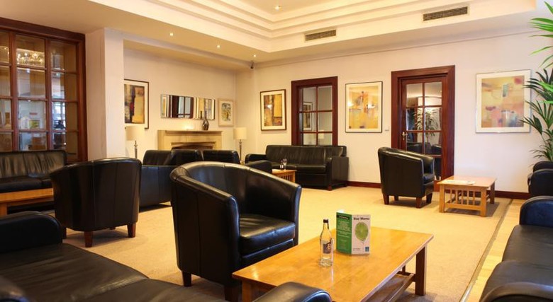 Hotel Tara Towers