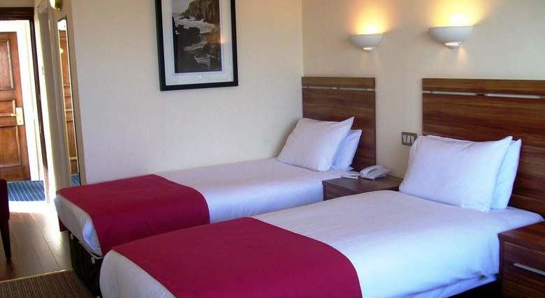Hotel Tara Towers