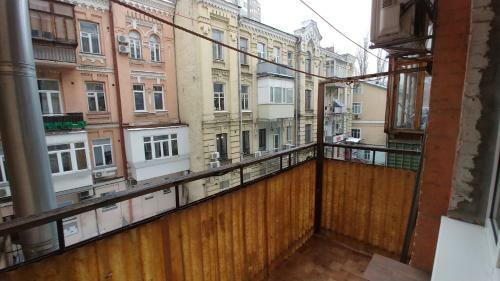 Apartment On Baseina Street Near Khreschatyk