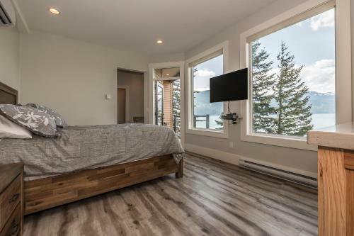 The Lodge On Harrison Lake