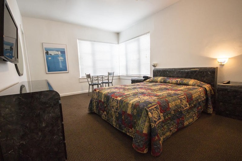 Tropics Hotel