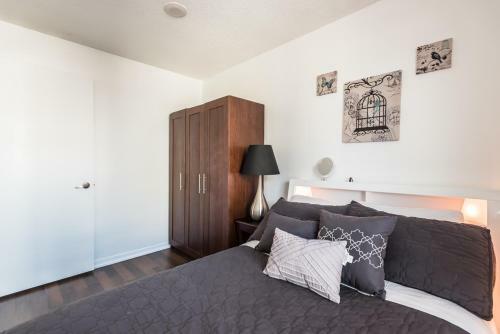 Apartment Near Rogers Centre