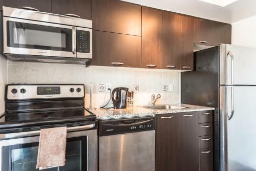 Apartment Near Rogers Centre