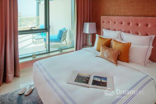 Dream Inn Apartments - 29 Boulevard Private Terrace