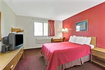 Hotel Super 8 Motel- Brattleboro