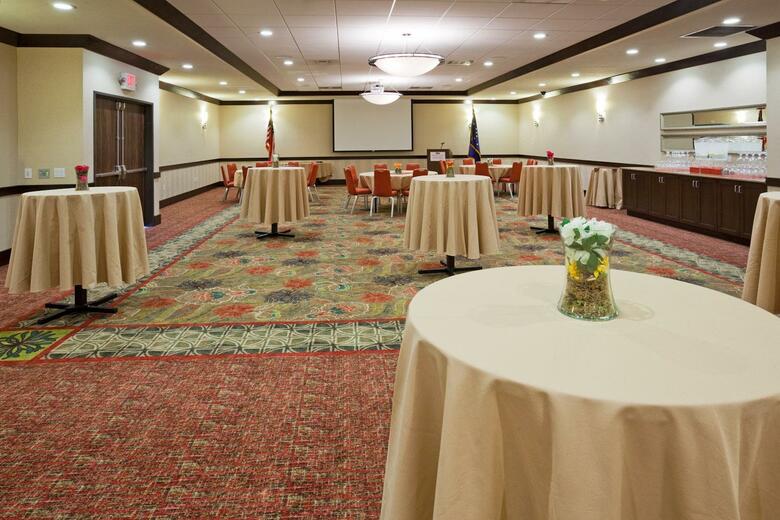Crowne Plaza Hotel Anchorage-midtown