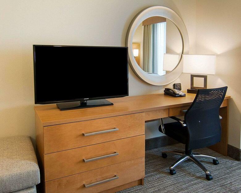 Hotel Comfort Suites Bossier City