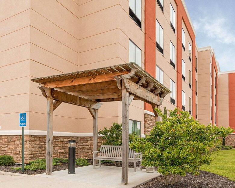 Hotel Comfort Suites Bossier City
