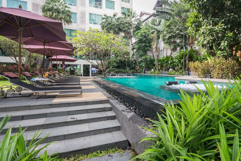 12th Avenue Hotel Bangkok