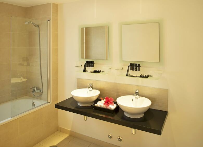 Hotel Melia Tortuga Beach Resort