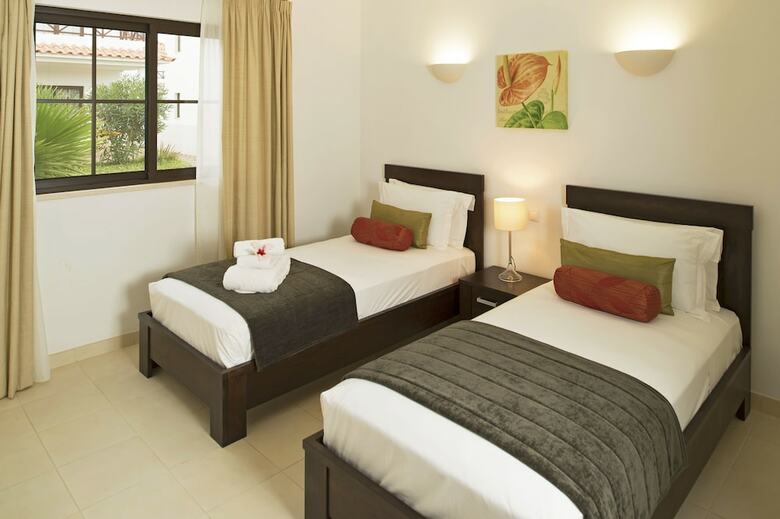 Hotel Melia Tortuga Beach Resort