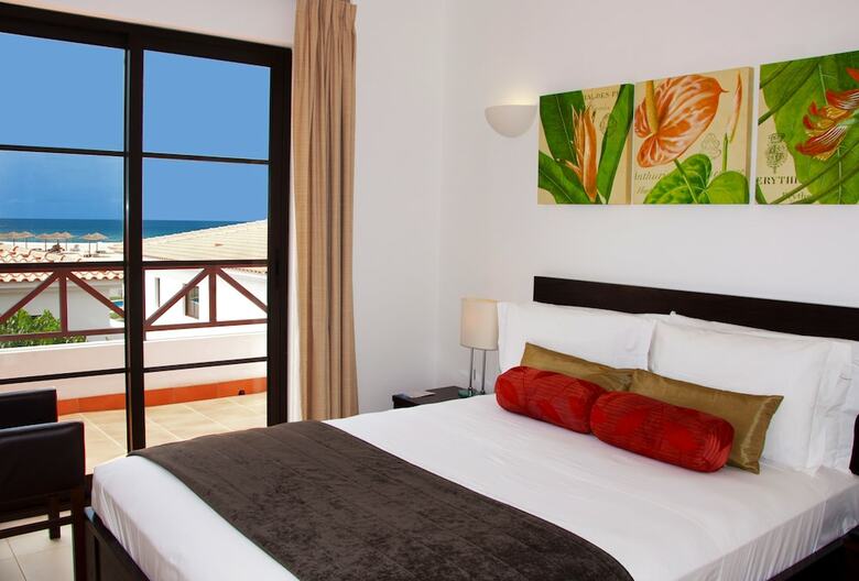 Hotel Melia Tortuga Beach Resort