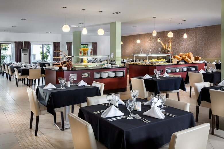 Hotel Melia Tortuga Beach Resort