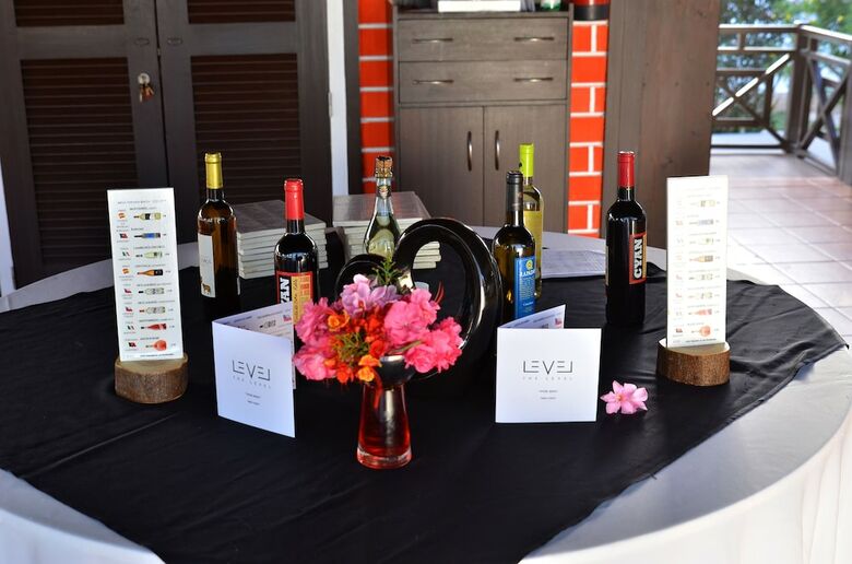 Hotel Melia Tortuga Beach Resort