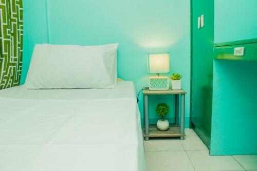 Nomadsmnl Backpackers Homestay