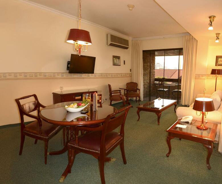 Hotel Toborochi Suites