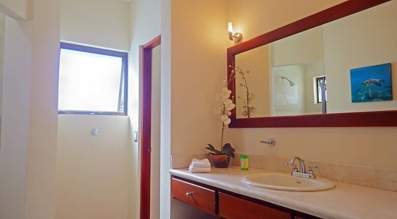Hotel The Oaks Tamarindo Condominiums