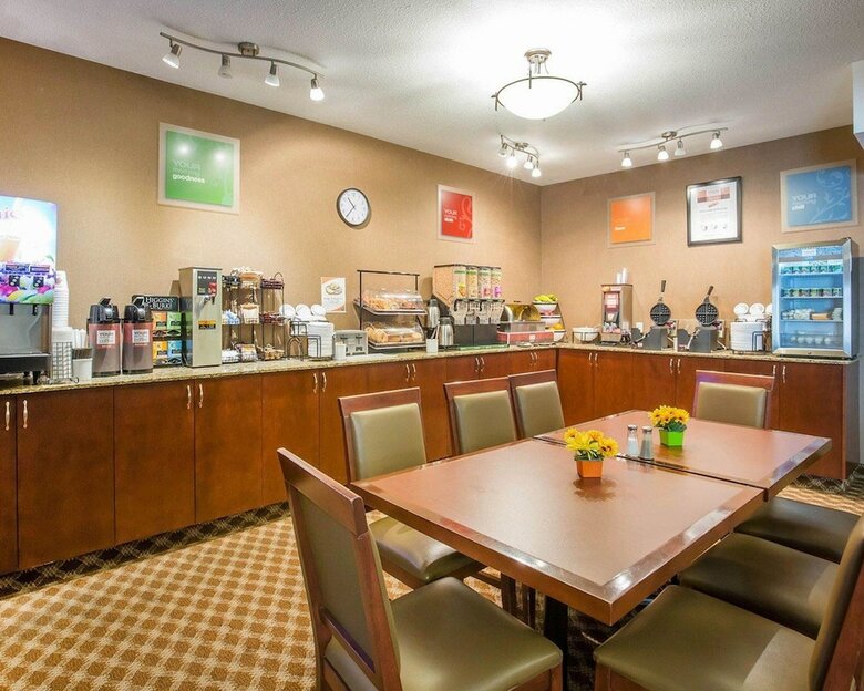 Hotel Comfort Inn & Suites