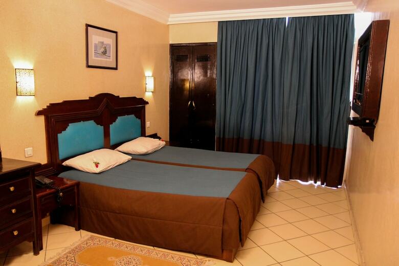 New Farah Hotel