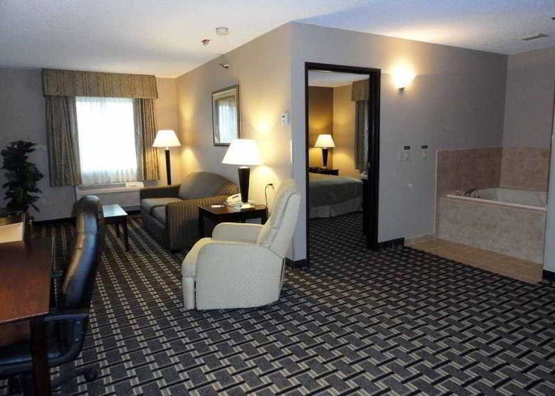 Hotel Quality Inn & Suites