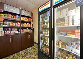 Hotel Comfort Suites Airport