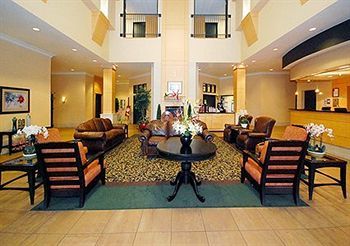 Hotel Comfort Suites Airport