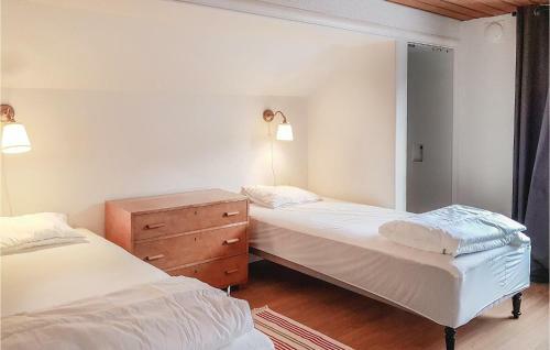 Six-bedroom Holiday Home In Knared