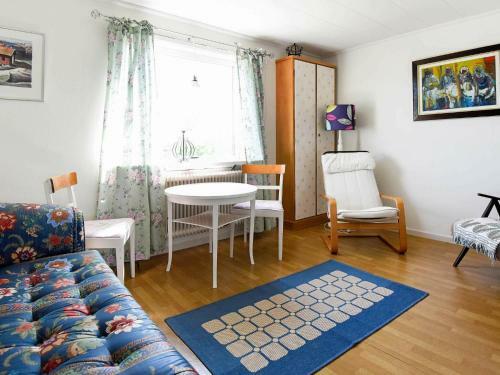 Three-bedroom Holiday Home In Fjell